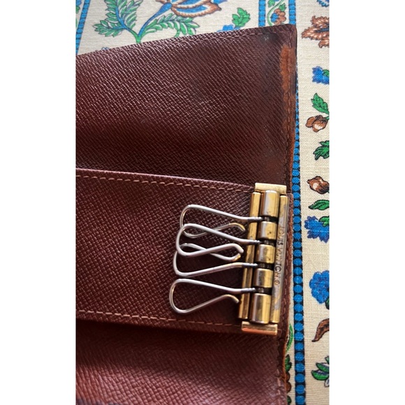 Louis Vuitton Monogram Canvas Key Pouch Wallet - Brown with Gold Button - Picture 3 of 4